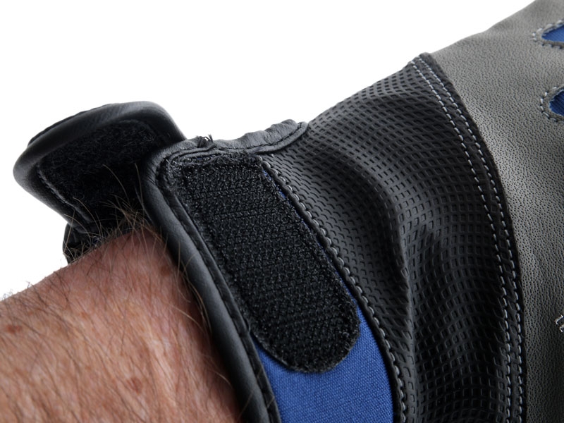 Mustad Half Finger Casting Gloves Medium