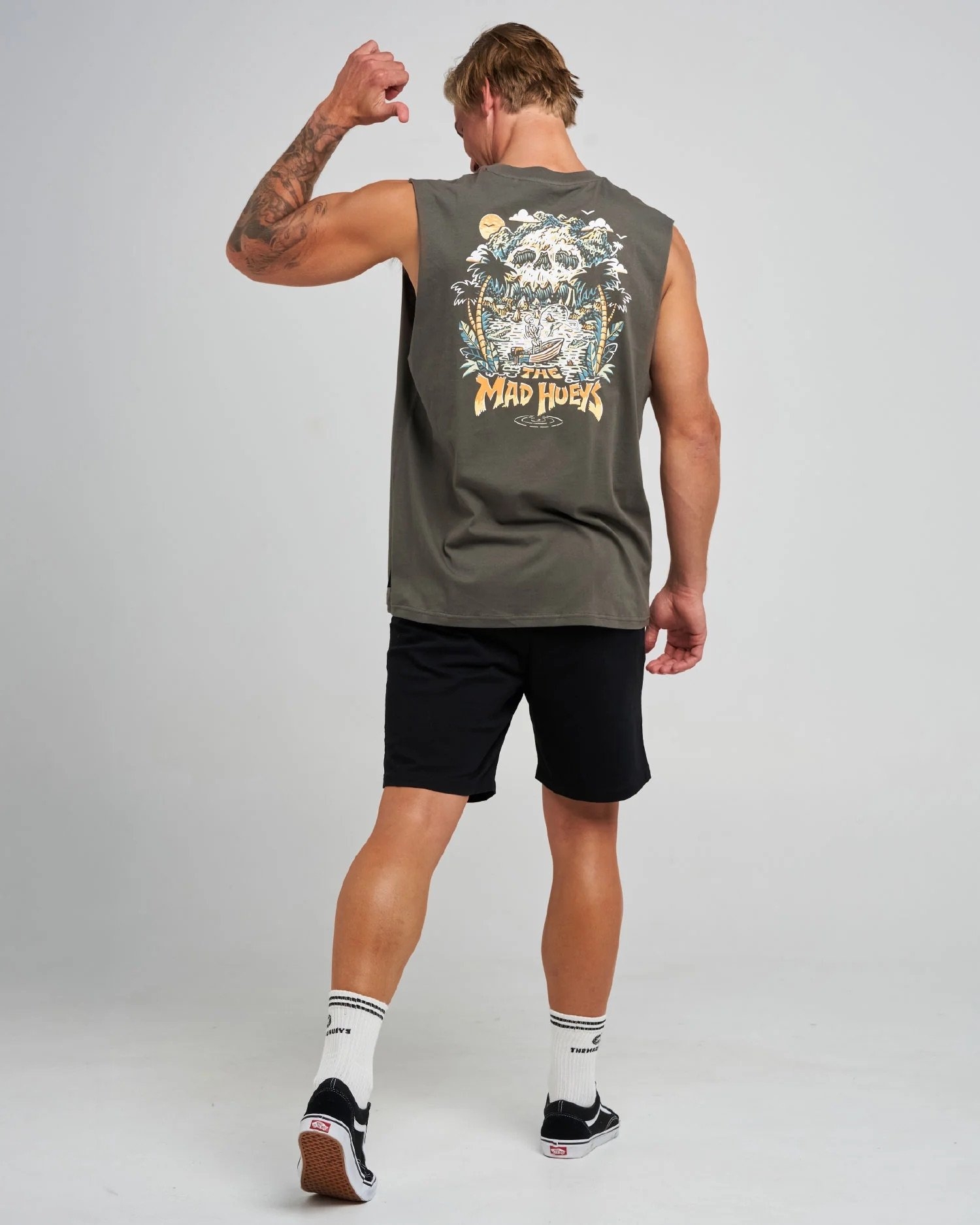 The Mad Hueys Skull Paradise Jungle Mens Muscle Tank Charcoal