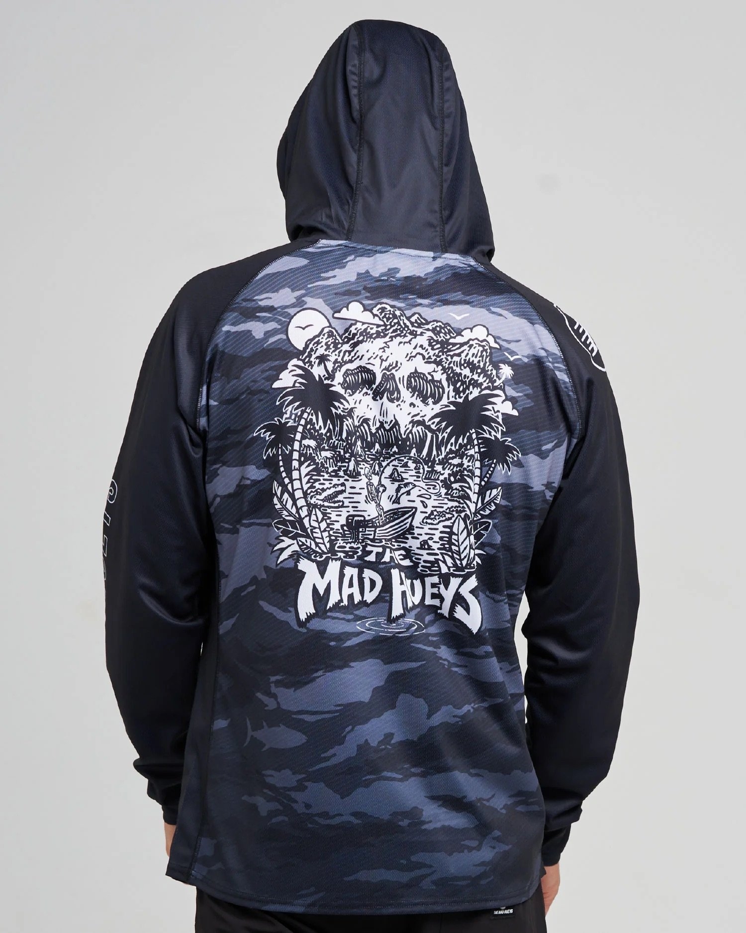 The Mad Hueys Skull Paradise Jungle Mens Hooded Mask Fishing Jersey UPF50+ Black