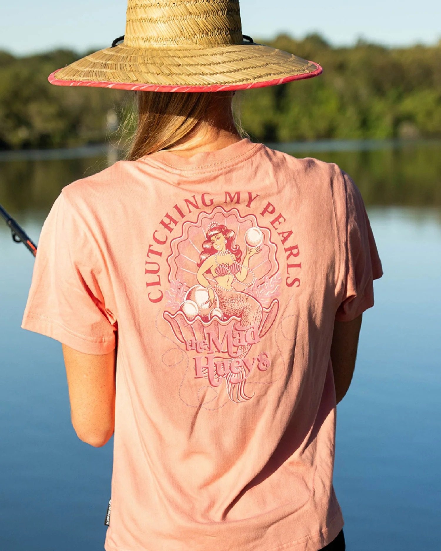 The Mad Hueys Clutching My Pearls Womens T-Shirt Peach