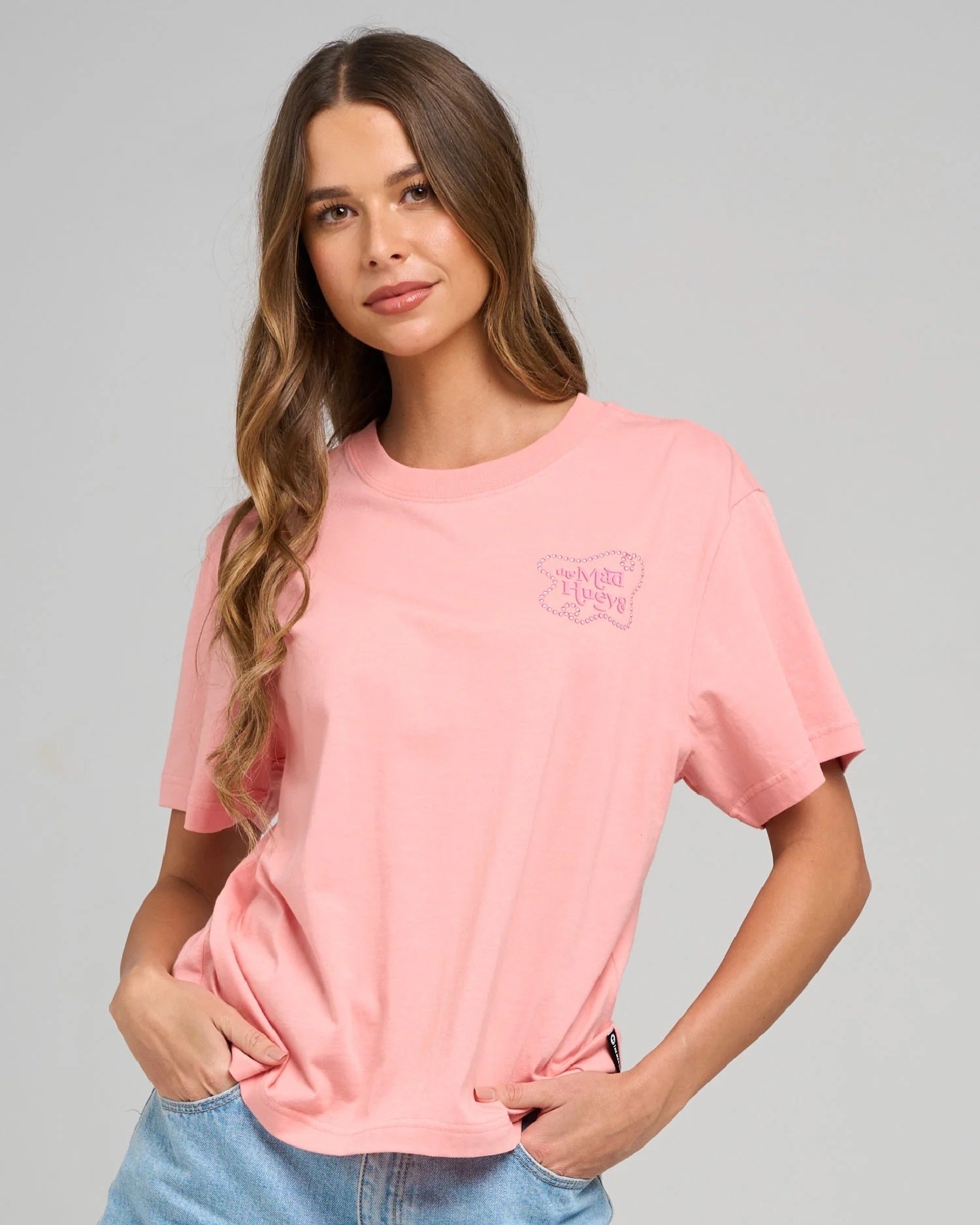 The Mad Hueys Clutching My Pearls Womens T-Shirt Peach