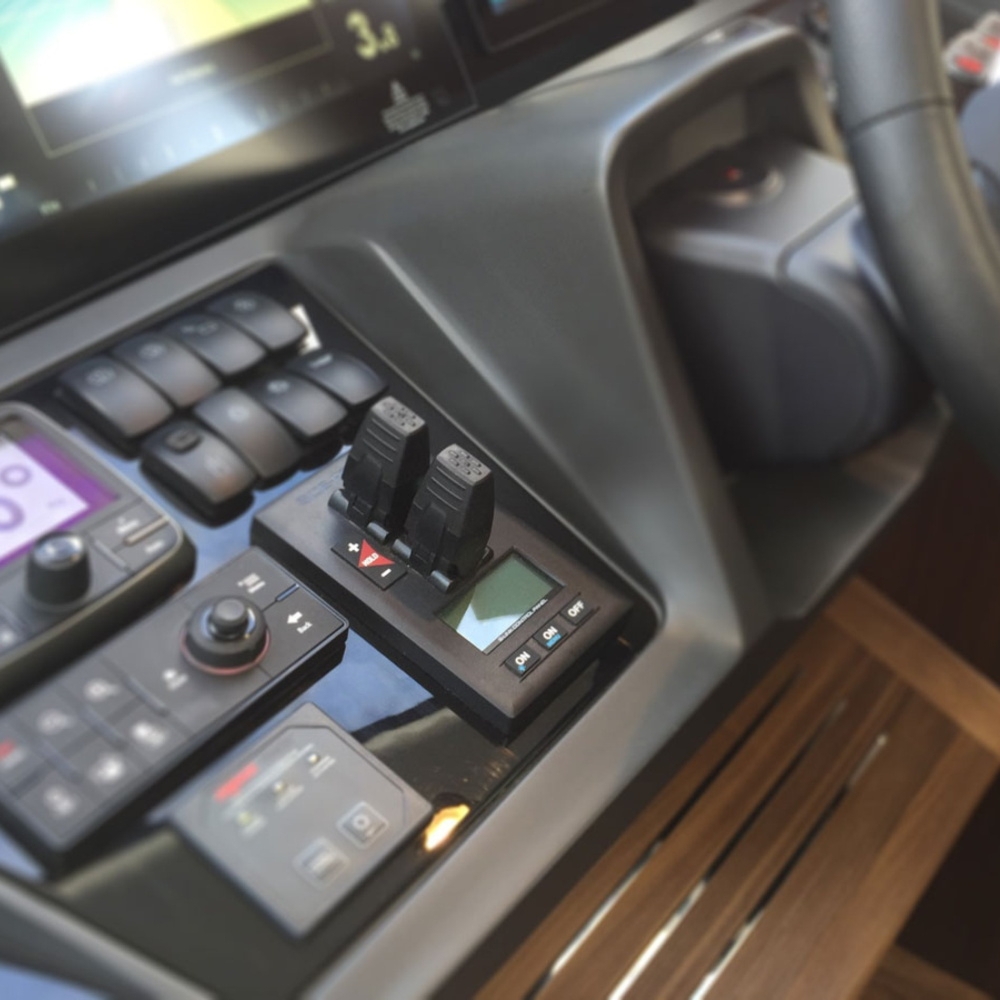 Side-Power Dual Joystick S-Link Control Panel With Hold-Function & LCD Display 12/24V