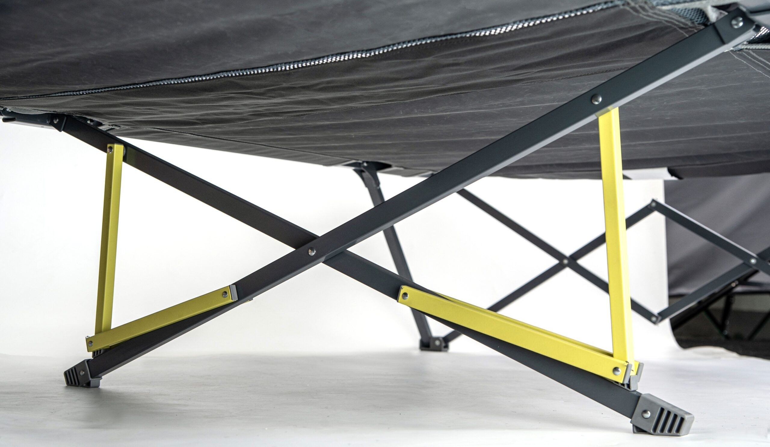 Quest Crossbow Swag Camp Stretcher 218 x 110cm