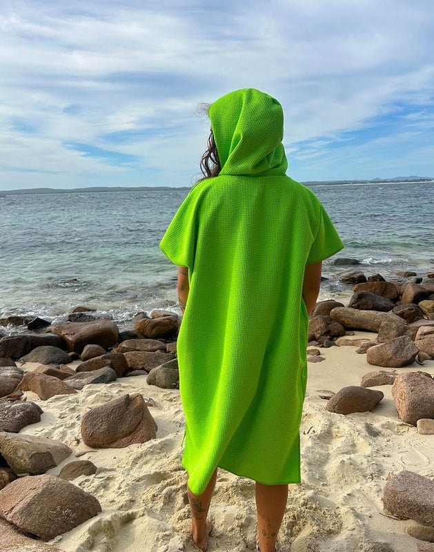 Sharkskin Sand Free Hooded Towel Adult