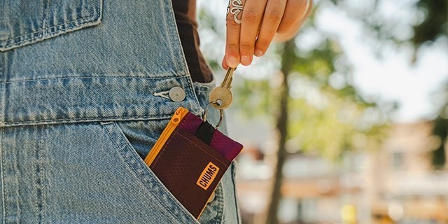Chums Surfshorts Keyring Wallet with ID Window