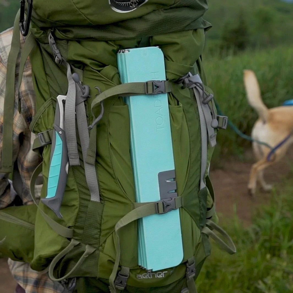 Toadfish Stowaway Folding Cutting Board with Built-In Knife Sharpener 30x40cm