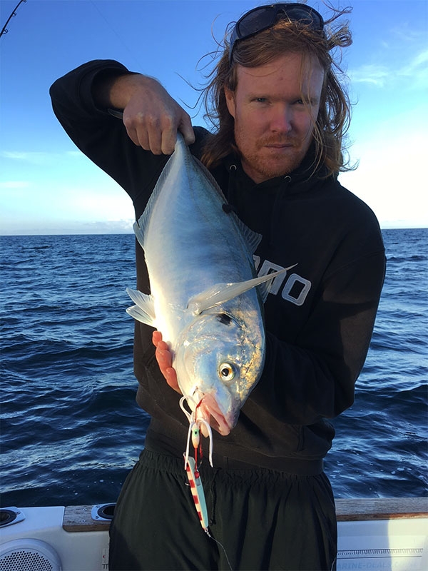 Ocean Angler Jitterbug Inchiku Lure Red Flash Glow 60g