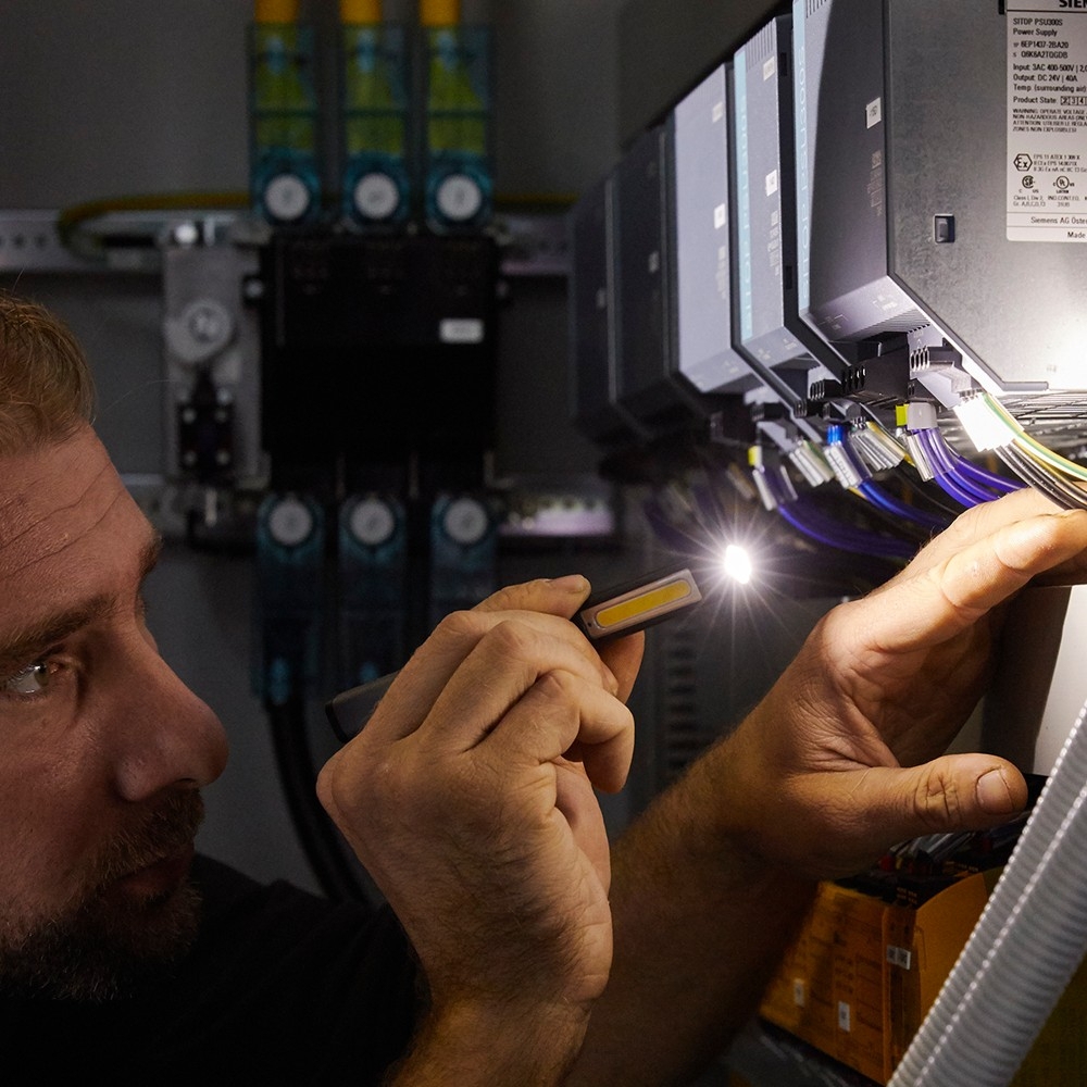 Ledlenser iW2R Rechargeable Work Light 150lm